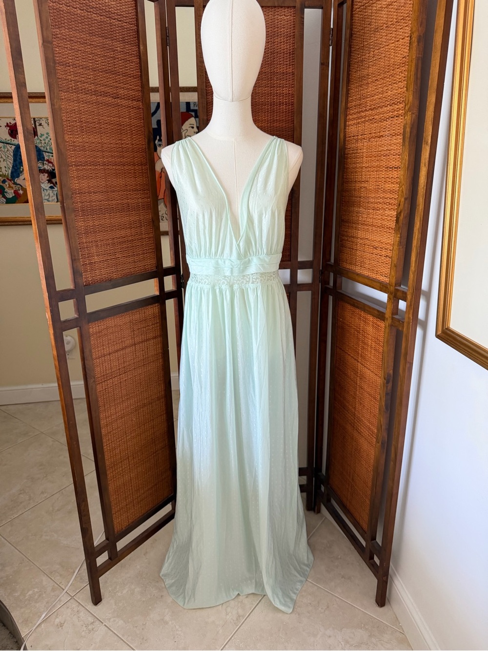 Vintage 1970s Gilead pale mint green nightgown medium